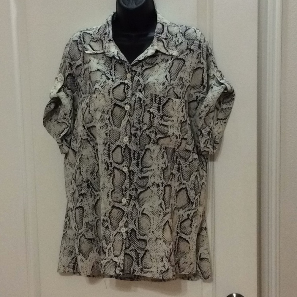 White Birch Women, Med. Navy/Creme, loose fit.